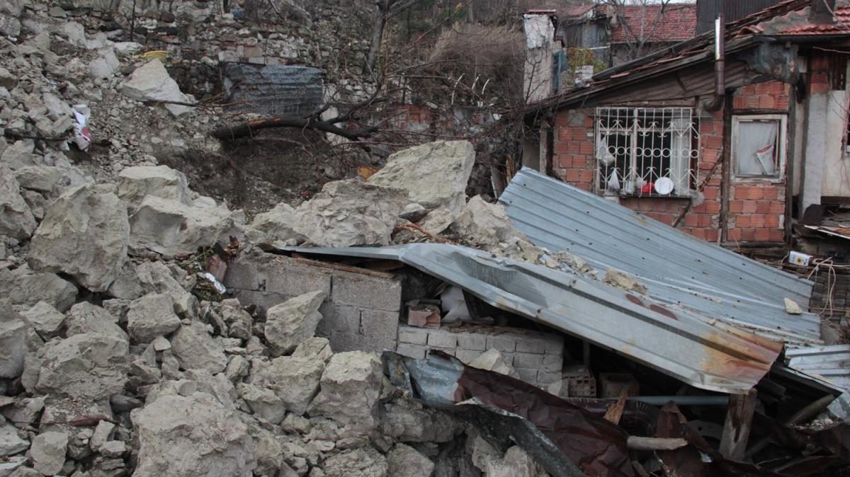 Beypazarı'nda kaya parçaları kopup yuvarlandı... 11 ev hasar gördü