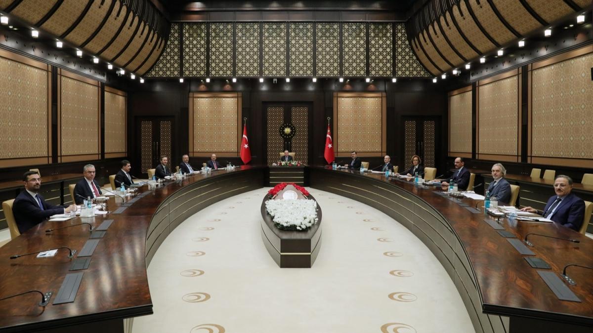 Bakan Erdoan ve Cumhurbakanl Politika Kurulu Bakanvekilleri Klliye'de topland