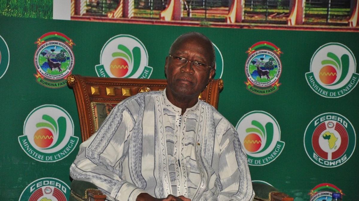 Burkina Faso Cumhurbakan, lkenin Babakan Dabire'yi grevden ald