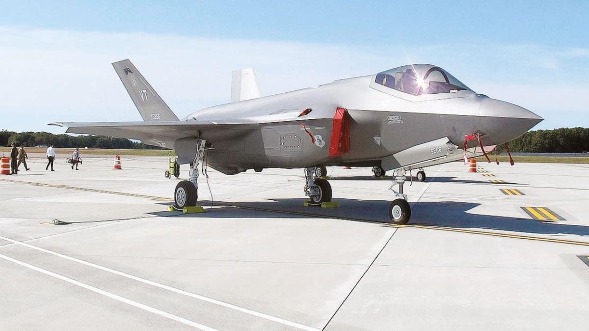 BAE, ABD'den F-35 alma plann dondurdu