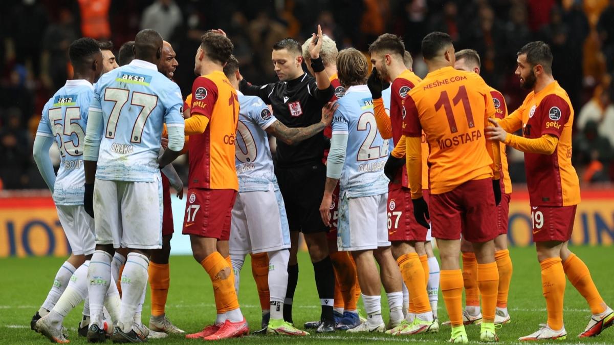 Galatasaray-Baakehir ma sonras Zorbay Kk' polis kurtard