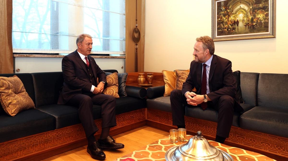 Bakan Akar'dan Saraybosna Büyükelçiliğine ziyaret