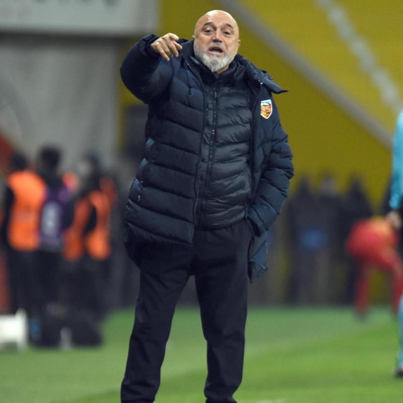 Kayserispor Teknik Direktörü Hikmet Karaman'dan transfer açıklaması