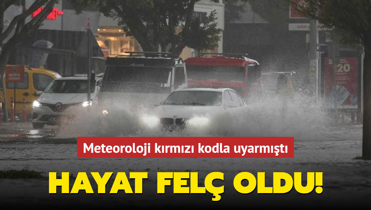 Meteoroloji kırmızı kodla uyarmıştı... Antalya'da hayat felç oldu