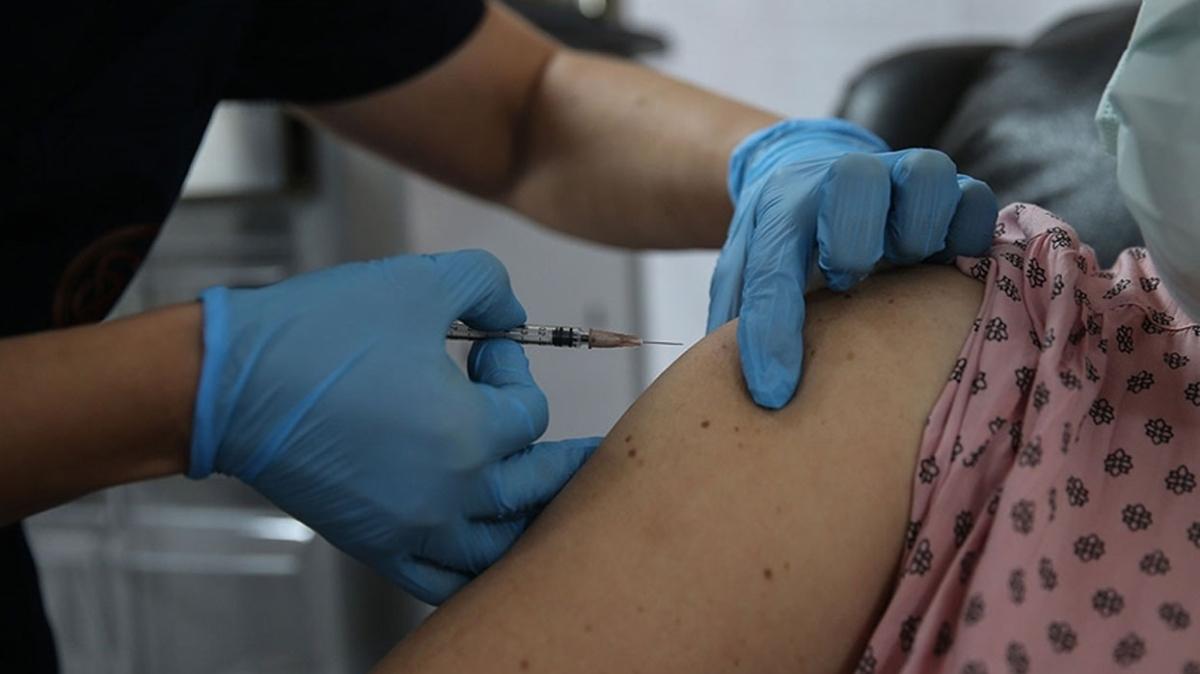 Kovid-19 aşılarında belirlenen yüzde 1'lik KDV oranında süre uzatıldı