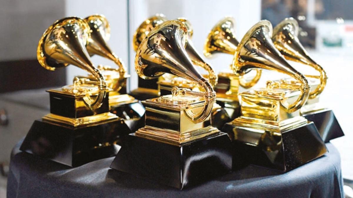 Grammy Ödül Töreni'ne erteleme