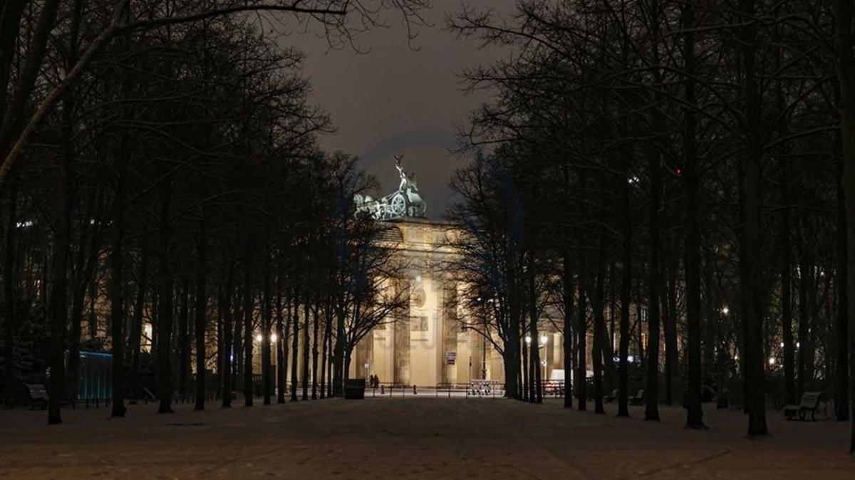 Berlin karanlığa büründü... 20 bin ev elektriksiz kaldı