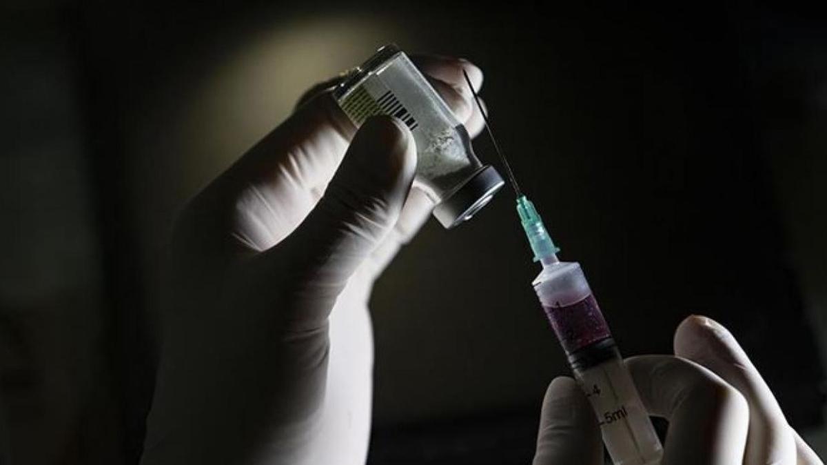 Hindistan'da 3. doz aşı uygulamasına geçildi