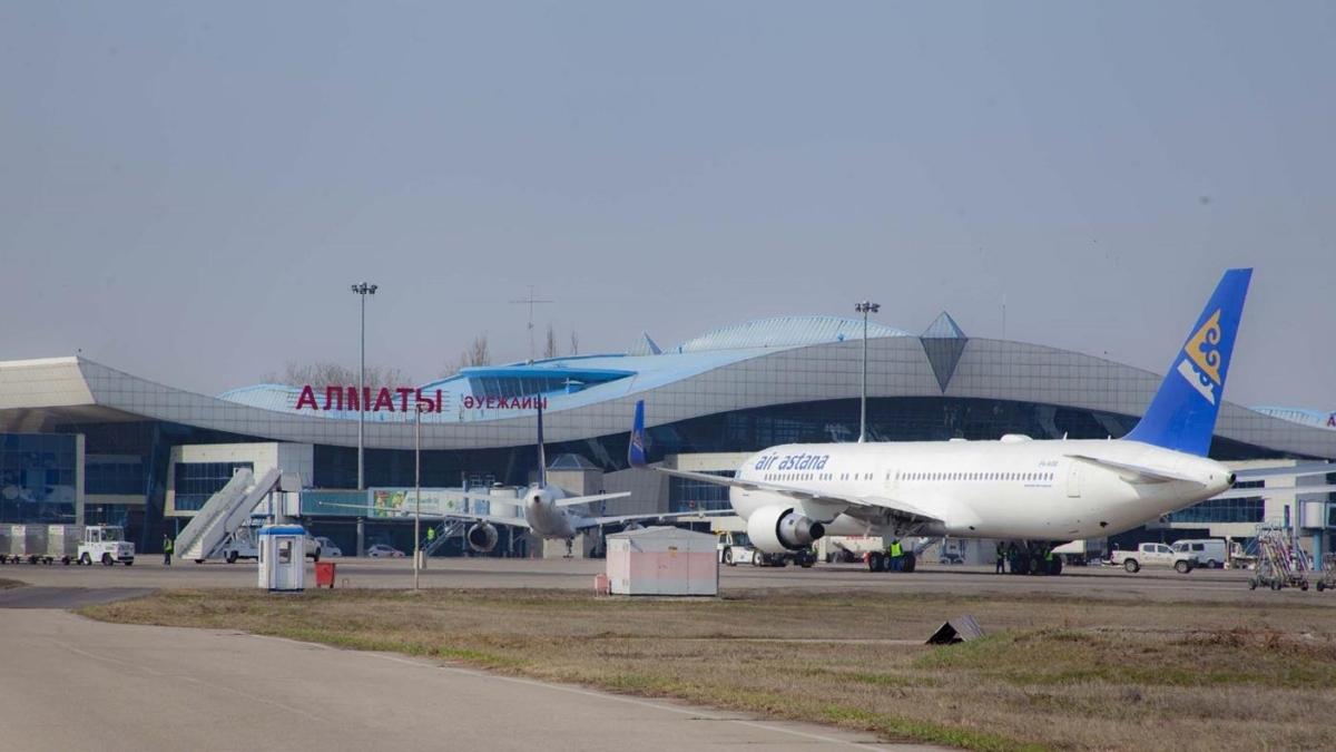Kazakistan'da Almatı Havalimanı bugün yeniden uçuşlara açıldı