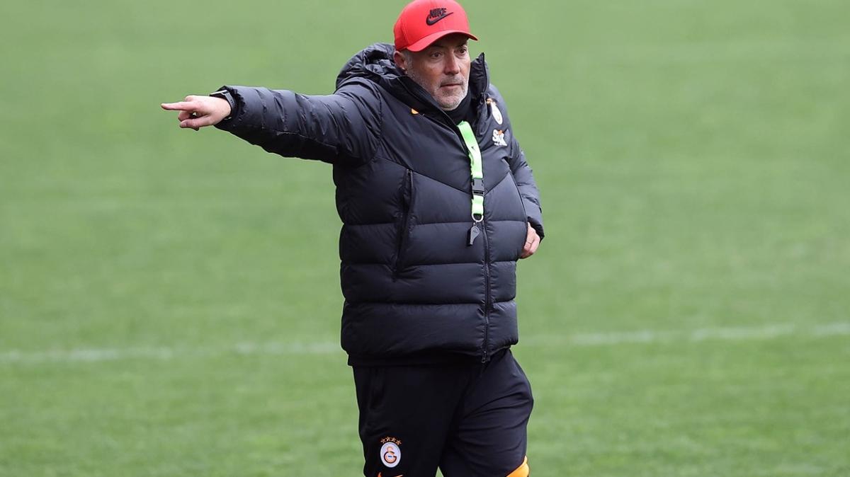 Galatasaray'da sorunlar o isim zecek! te yeni kaleci antrenr