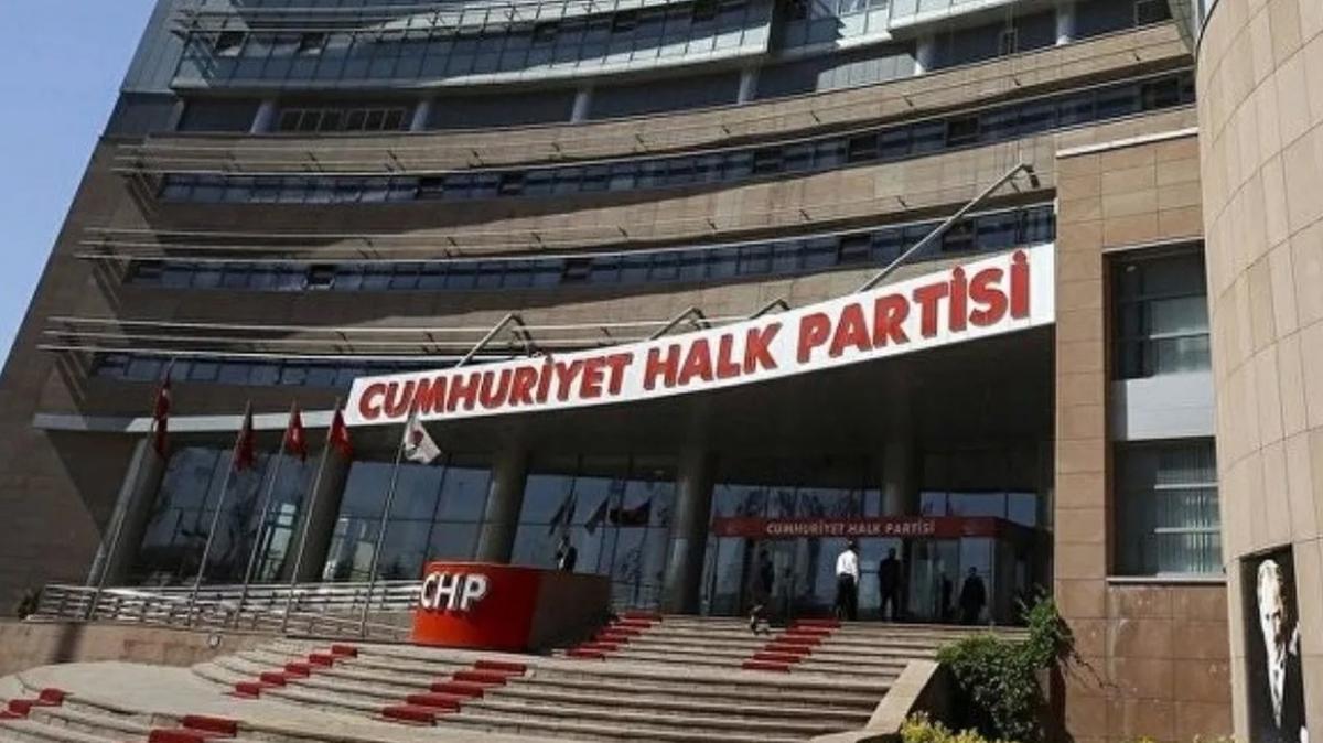 CHP Parti Meclisi topland... Kurultay iin 1 yl erteleme karar