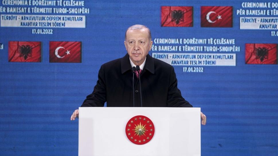 Başkan Erdoğan Arnavutluk'ta... TOKİ deprem konutları teslim edildi
