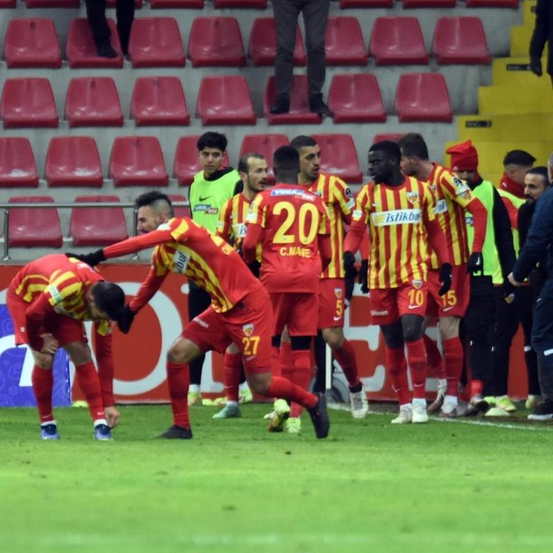 Emre Belözoğlu ilk kez kaybetti | Maç sonucu: Yukatel Kayserispor-Medipol Başakşehir