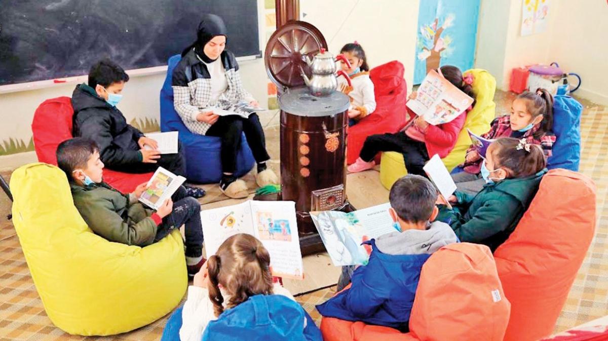 Karlova'ya renk getiren retmen