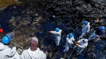 6 bin varil ham petrol denize döküldü... Peru'da çevresel acil durum' ilan edildi