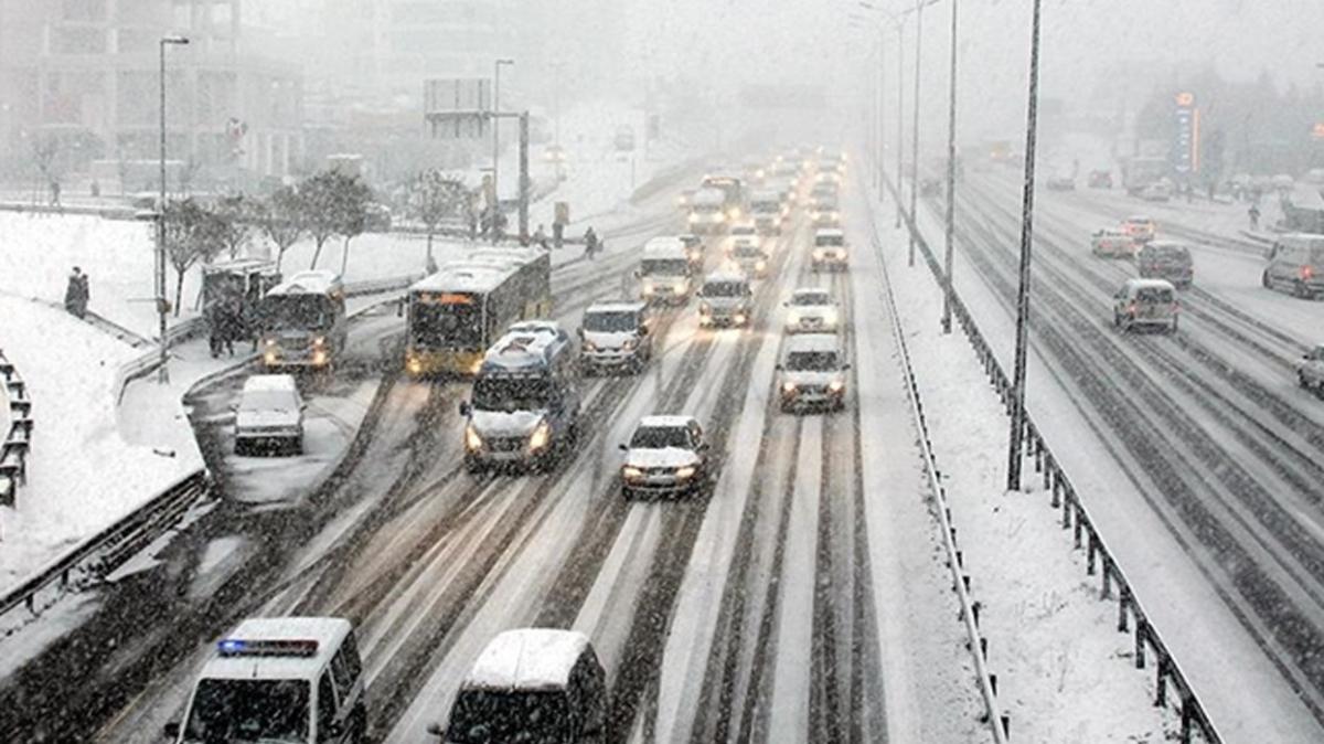 stanbul Valilii: Mesailer 15.30'da sona erecektir