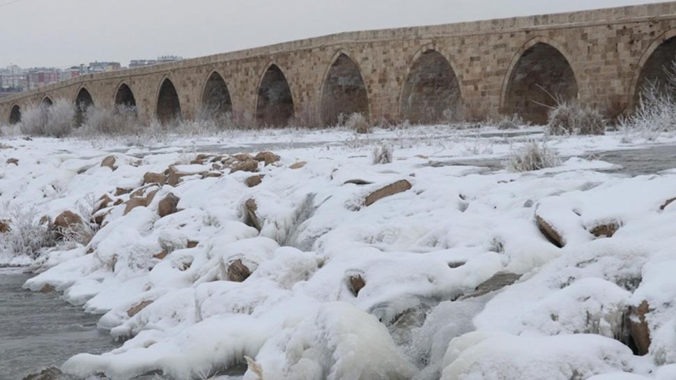 Gece sıfırın altında 30,9 derece! Türkiye'nin en soğuk yeri olarak kayıtlara geçti