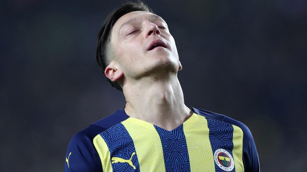 Fenerbahçe'de 4 futbolcuda koronavirüs! Mesut Özil...