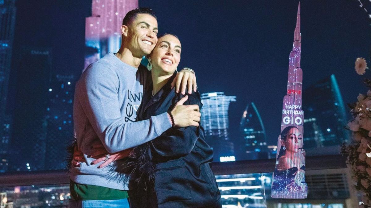 Cristiano Ronaldo'dan sevgilisi Georgina Rodriguez'e 50 bin Euro'luk hediye!