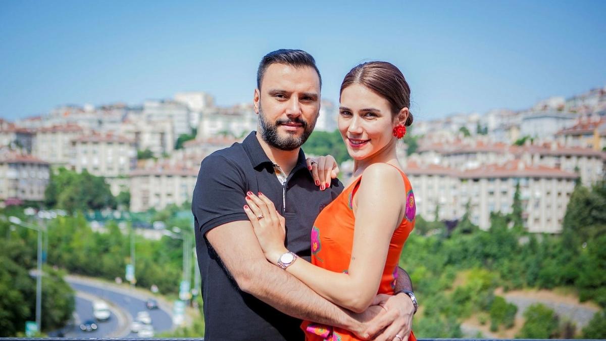 Alian'n kaynvalidesini grenler aryor! Buse Varol'un annesi, gzellikte kzn solluyor