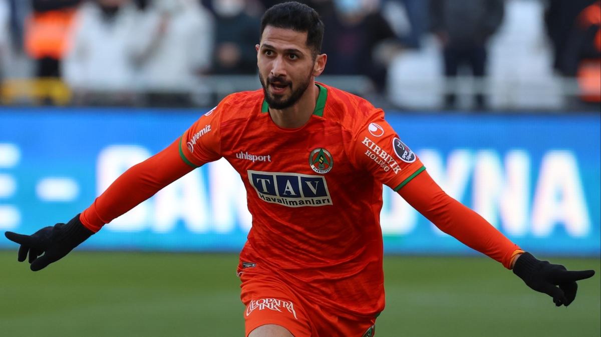Ocak aynn gol kral Emre Akbaba!