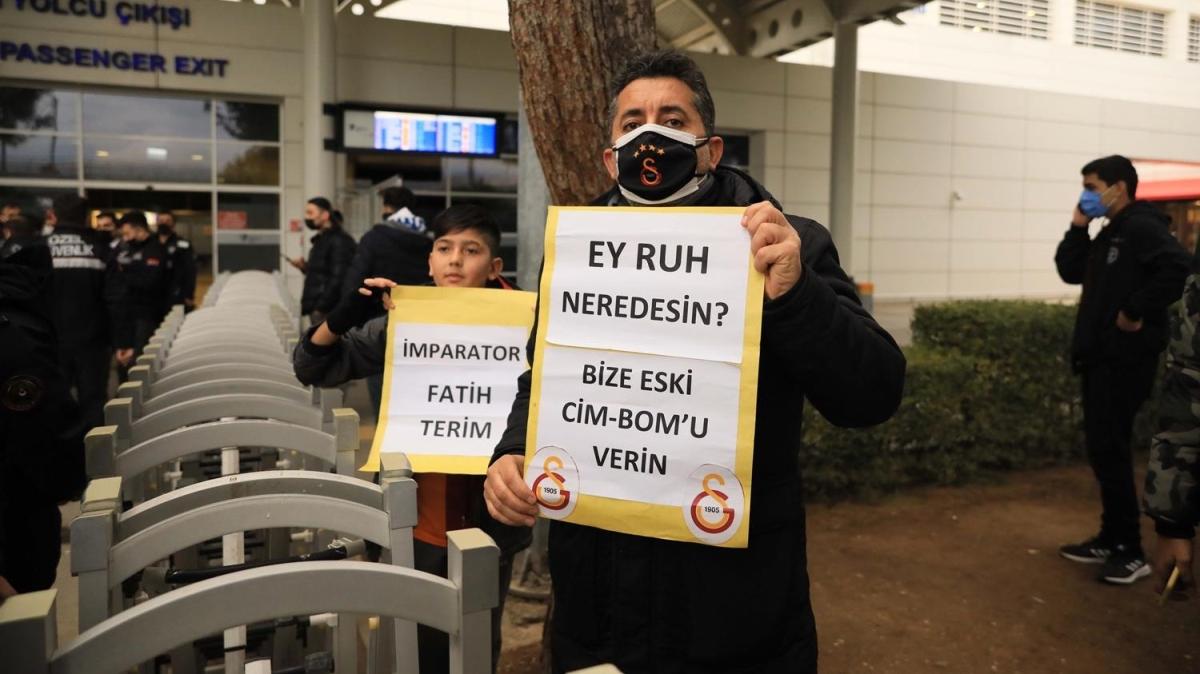 Galatasaray'a Antalya'da protestolu karlama: Ey ruh neredesin