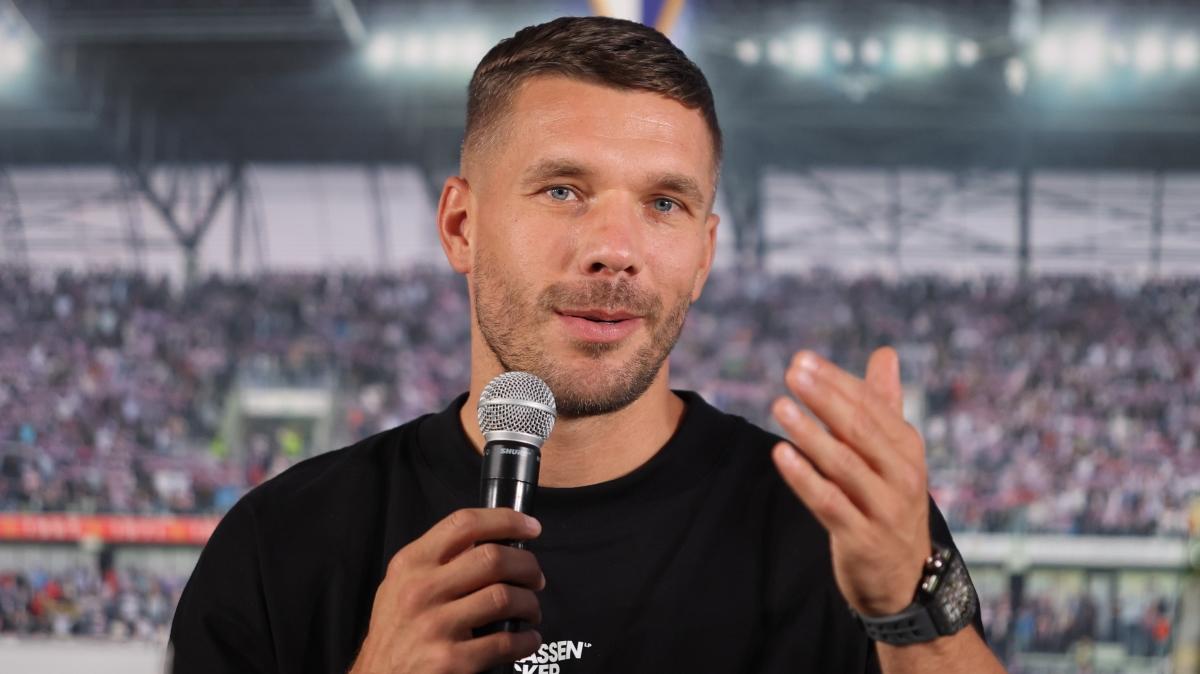 Podolski'den Joachim Lw szleri: "Gelirse Fenerbahe'yi ampiyon yapacak diye..."