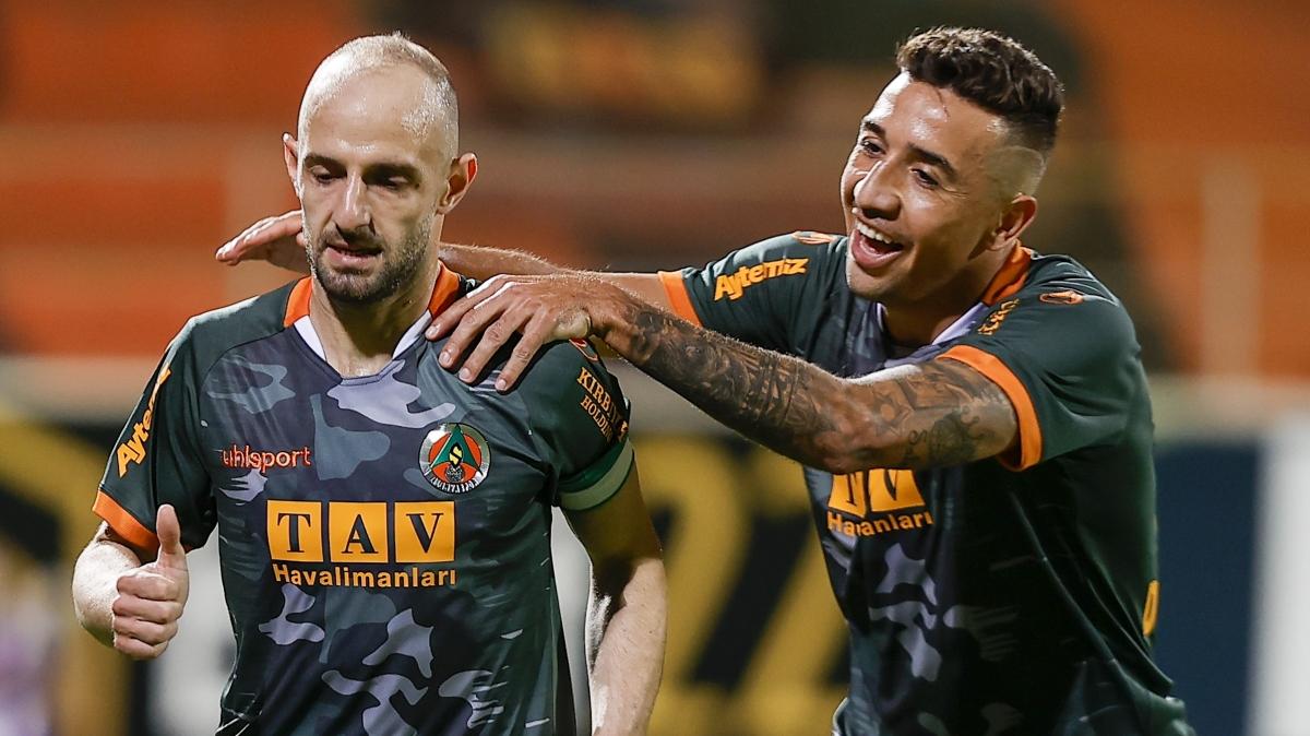 efecan karaca fenerbahe fenerbahe transfer alanyaspor fotoraflar resimleri