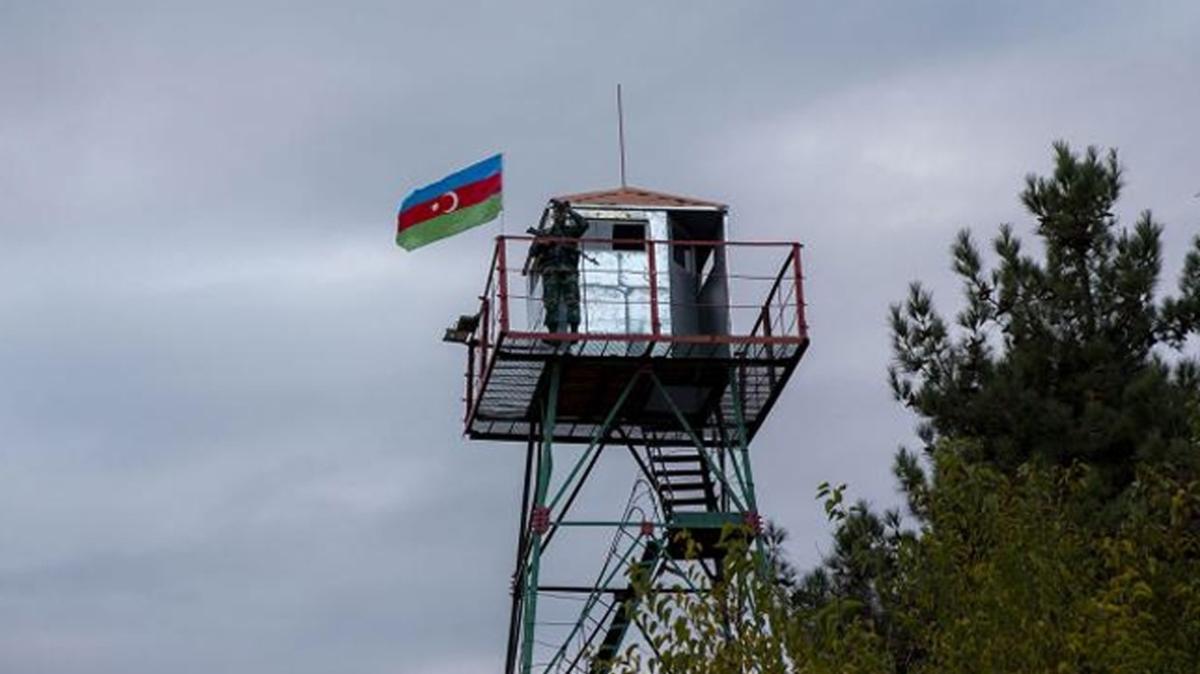 Ermenistan askerleri Azerbaycan mevzilerine ate at