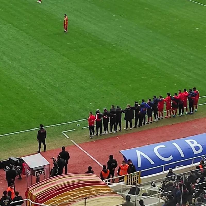 znur Kablo Yeni Malatyaspor'da futbolculardan tarihi protesto