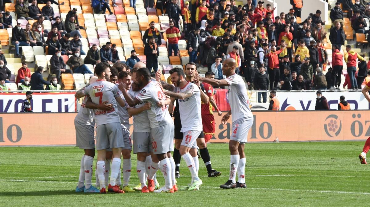 Protestoların damga vurduğu maçta kazanan konuk ekip! Maç sonucu: Yeni Malatyaspor-Antalyaspor: 1-2