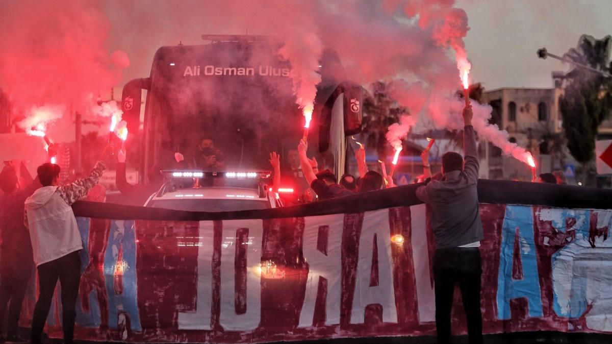 Trabzonspor'a Alanya'da coşkulu karşılama