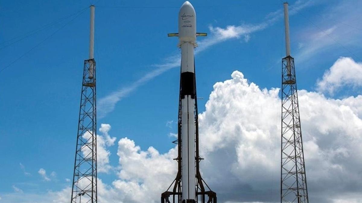SpaceX gelitirdii 46 Starlink uydusunu daha uzaya frlatt