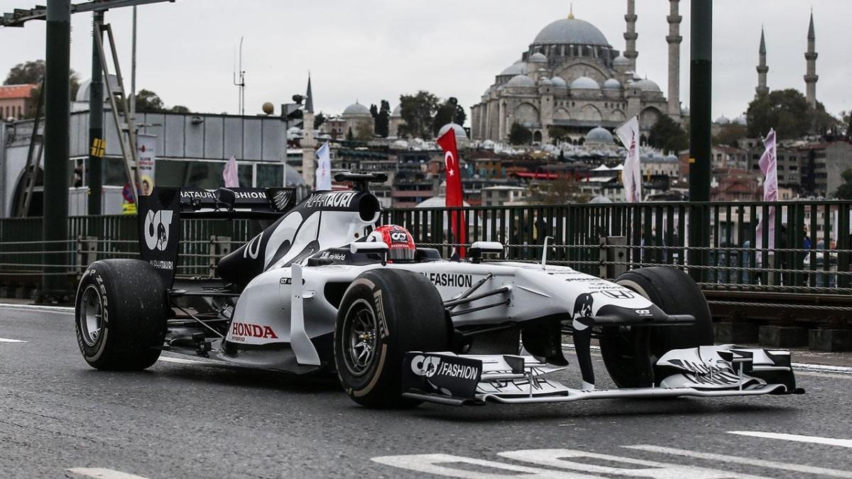 Formula 1'de kafalar kartran grnt: Trkiye GP'si biletleri sata kt!