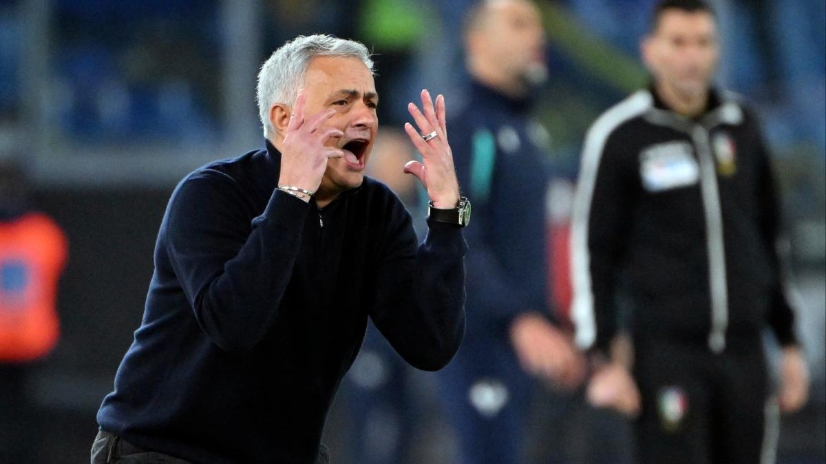 Jose Mourinho'nun Roma'da ba cezalarla dertte