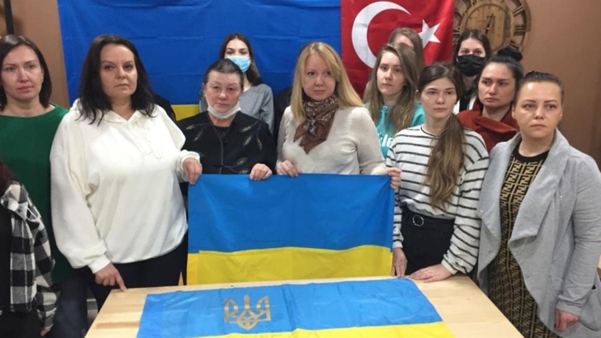 Konya'da yaayan 20 Ukraynal kadn Rusya'nn saldrsn protesto etti