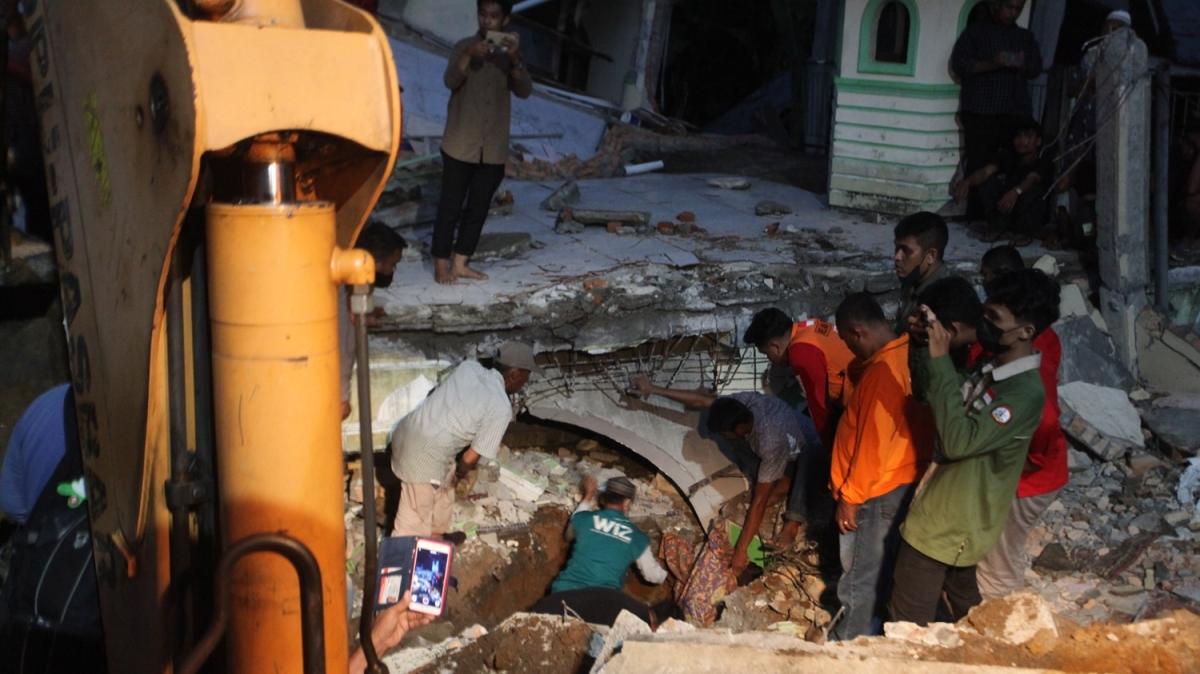 Endonezya'da meydana gelen depremde 7 kii hayatn kaybetti