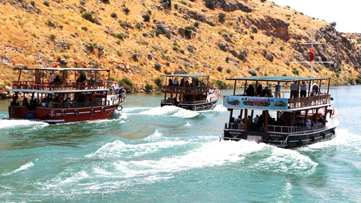 "Sakin ehir" Halfeti'ye binlerce yerli turist akn etti
