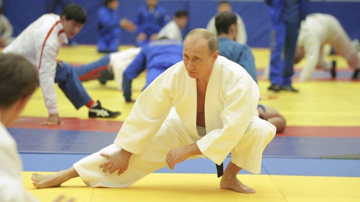 Dnya Tekvando Federasyonu, Vladimir Putin'in siyah kuan iptal etti