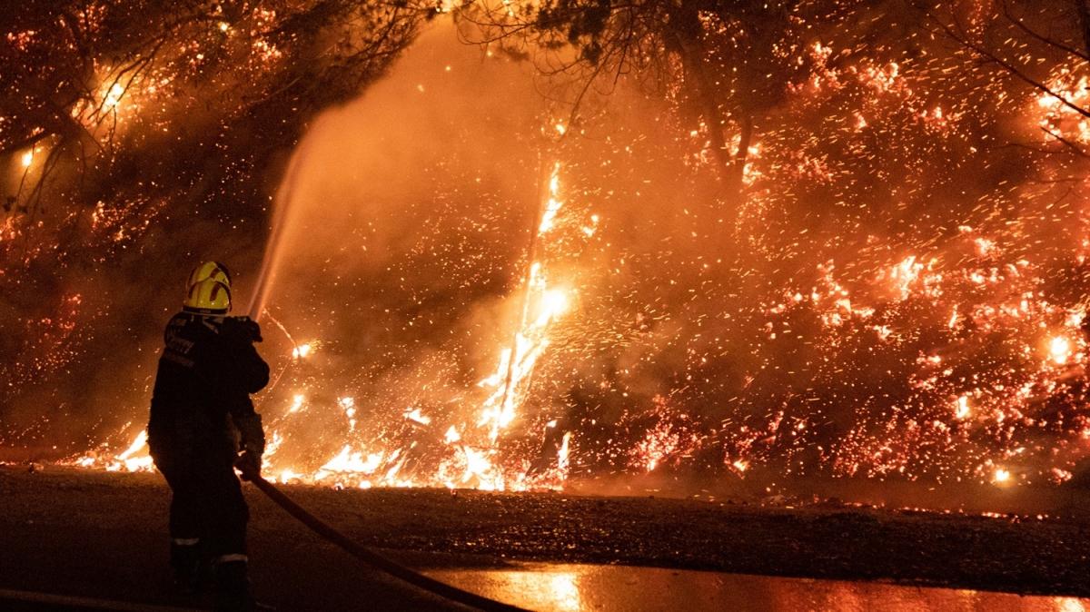 Şili'de çıkan orman yangını kontrol altına alınamadı