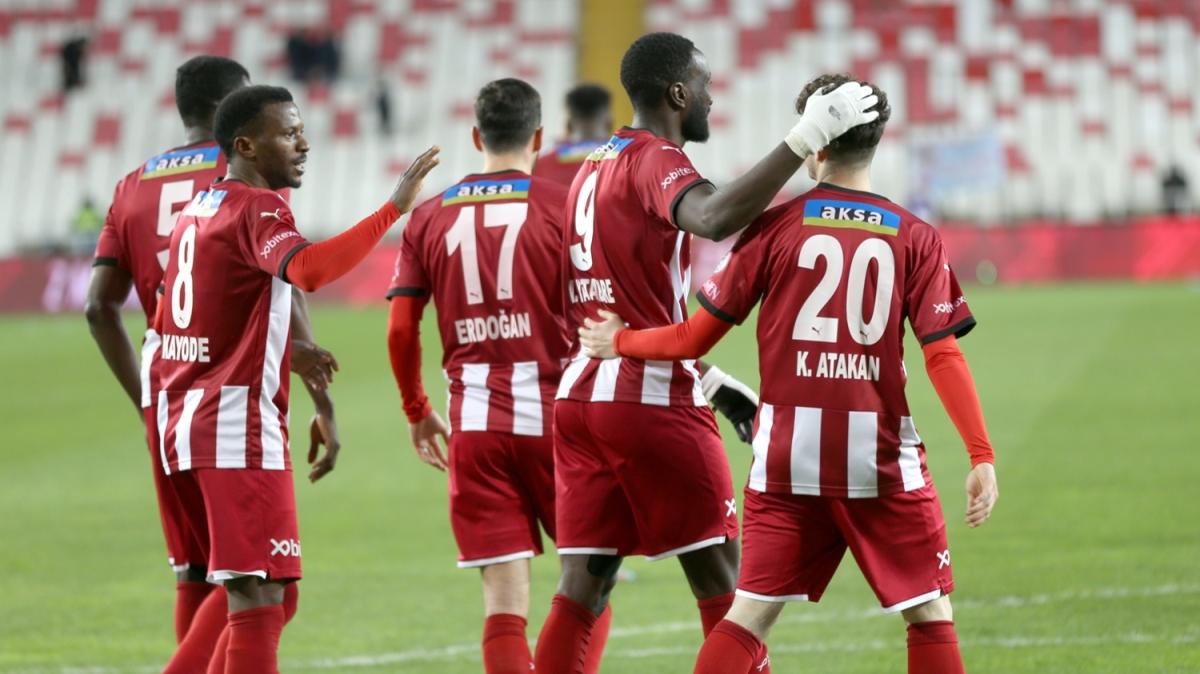 Demir Grup Sivasspor "klas" golle yar final biletini kapt