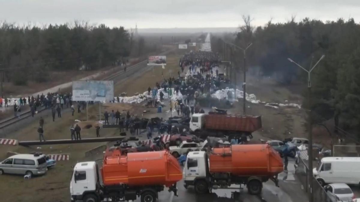 Ukrayna halk Avrupa'nn en byk nkleer santraline barikat kurdu