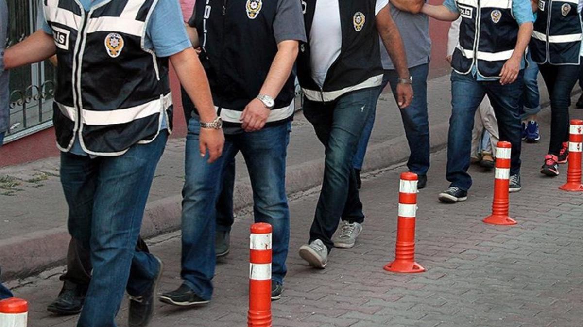 stanbul'da kaak sigara operasyonu: 22 kii gzaltna alnd