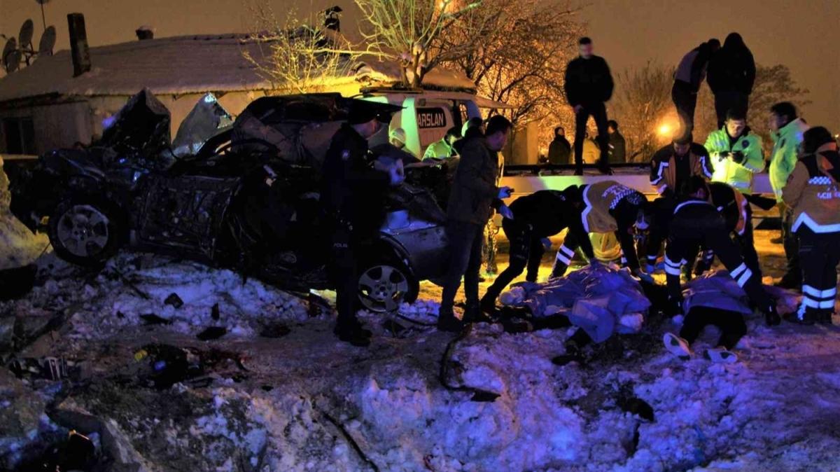 Burdur'da feci kaza! 4 kii hayatn kaybetti