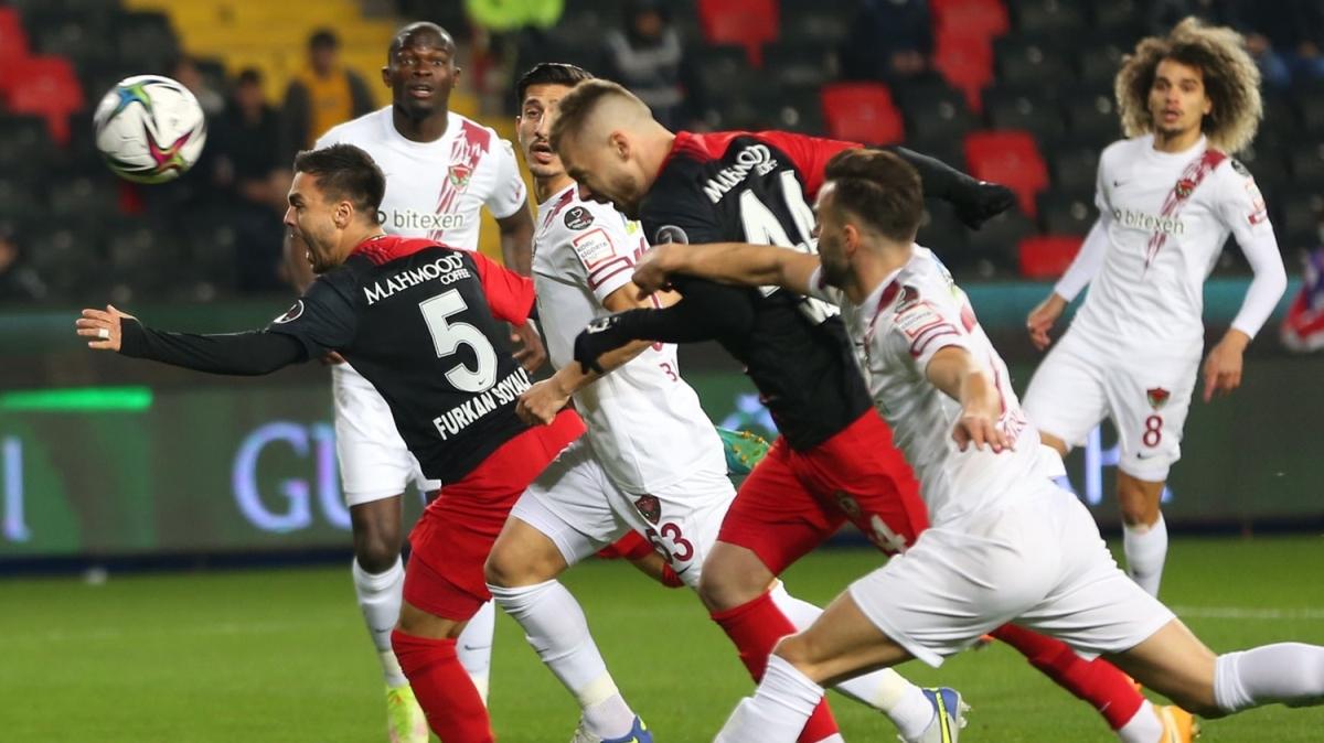Gaziantep FK ile Ataka Hatayspor'un  gol dellosunda kazanan kmad