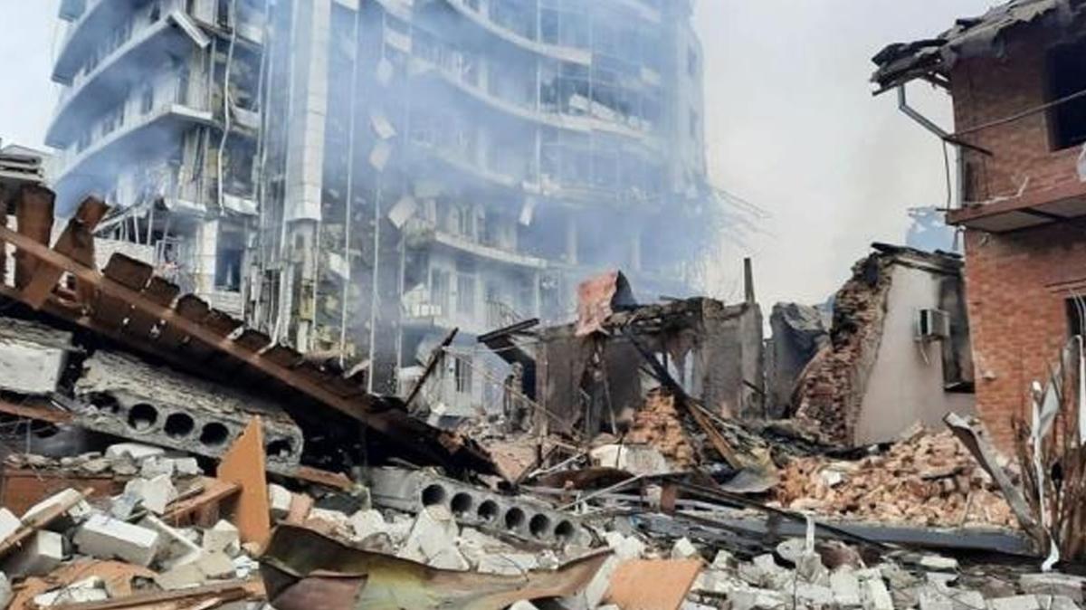 Rusya'nın saldırısıyla Ukrayna'da bin 500'den fazla konut ve 34 hastane vuruldu