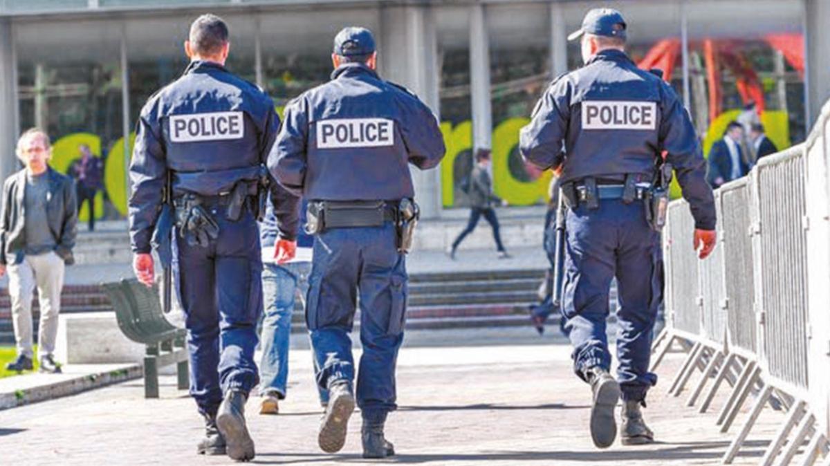 Fransız polisi insanlıktan çıktı! Müslüman göçmenlere iğrenç ayrımcılık