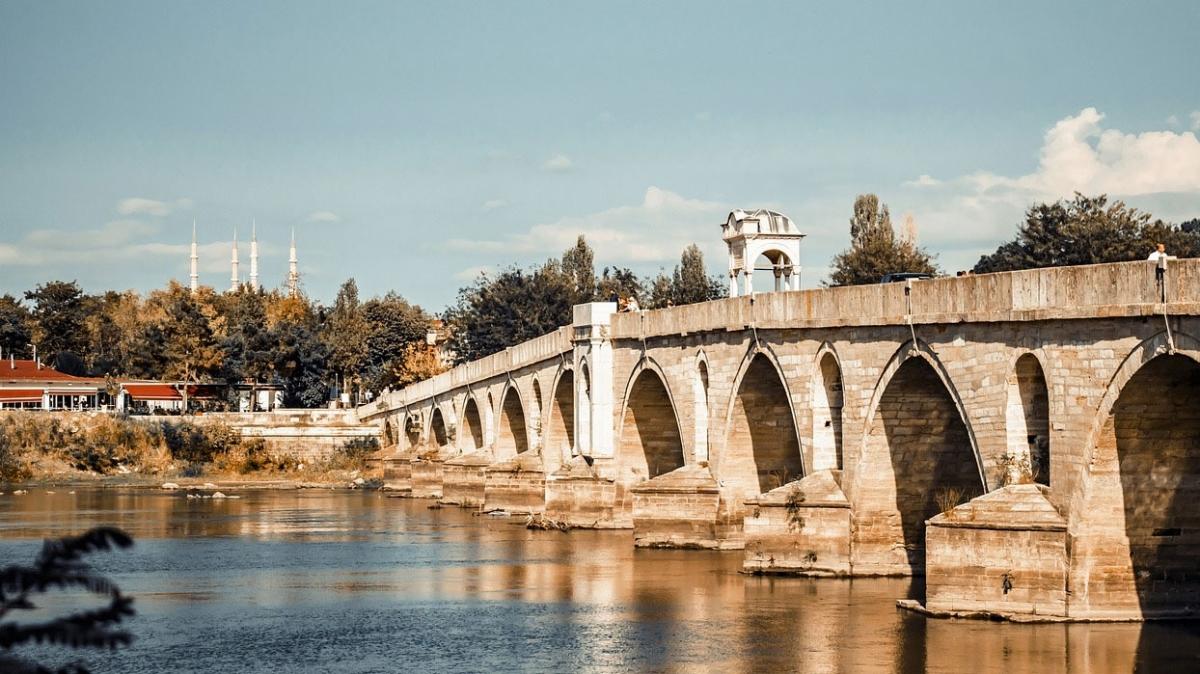 Bulgaristan'da karlar eridi... Edirne'de nehirler ykseldi