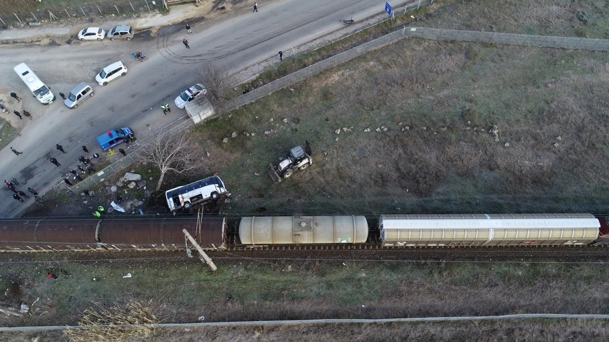 Krklareli'nde korkun kaza! Yolcu treni ii servisine arpt: 27 yaral var...