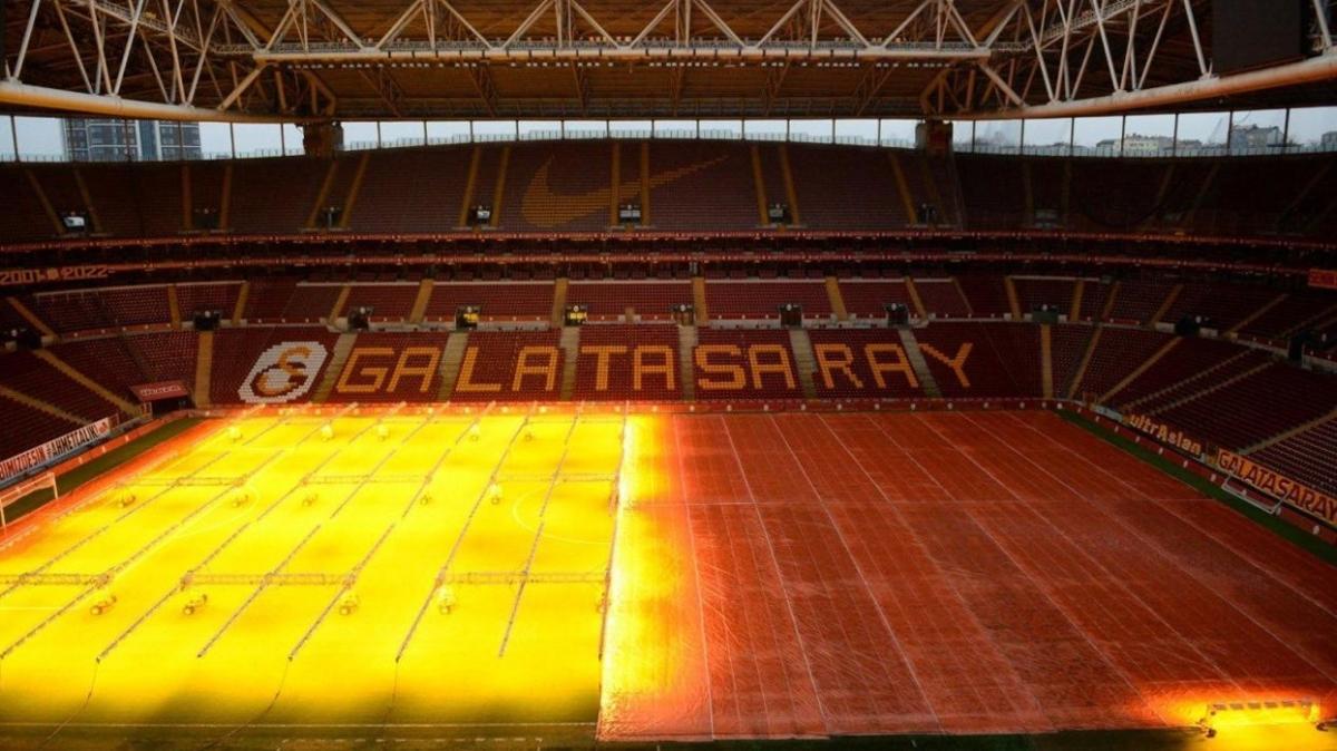 Galatasaray-Beikta derbisi ertelenecek mi" NEF Stad'nn zemininde son durum